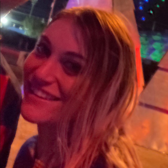 Meet your Posher, Dana - Picture 1 of 1